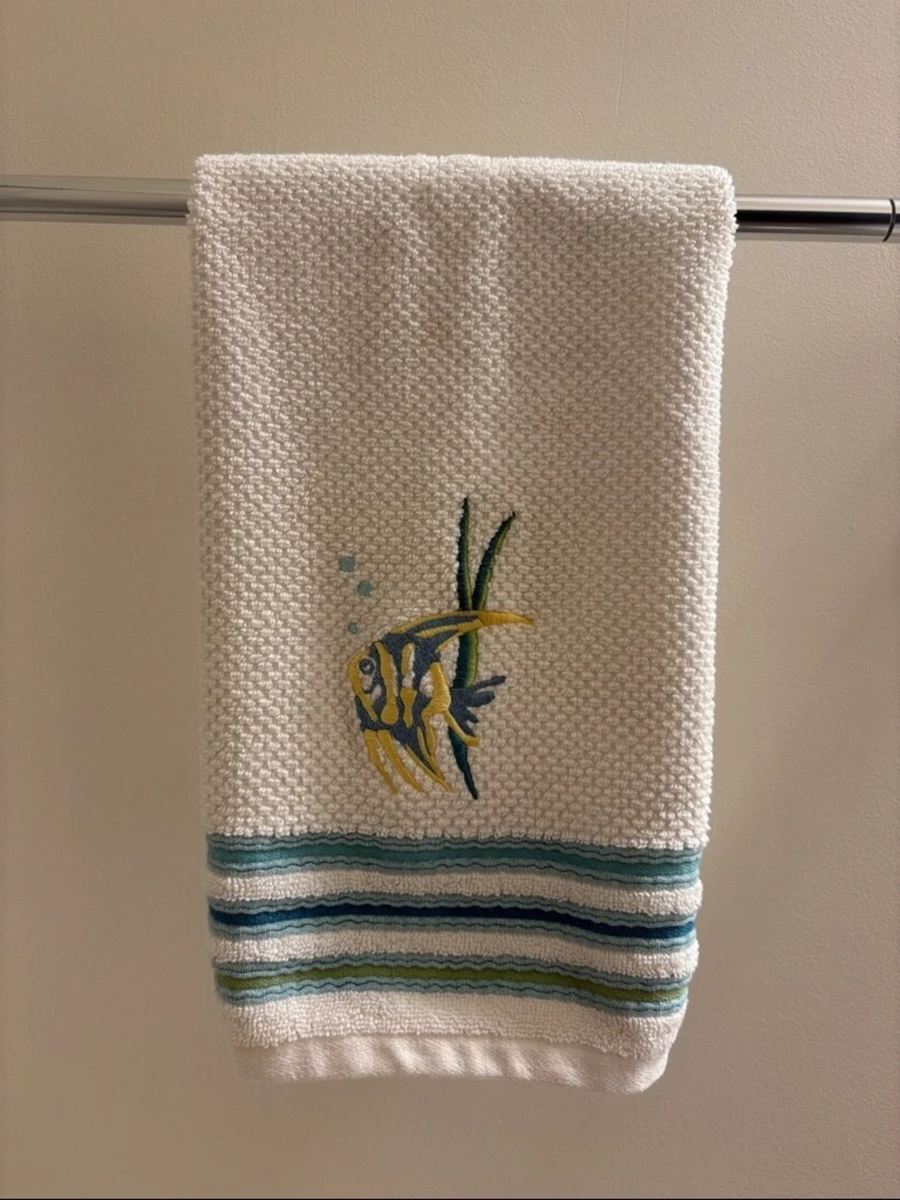 SKL Home White Fish Embroidered Fish Hand Towel - White & Teal